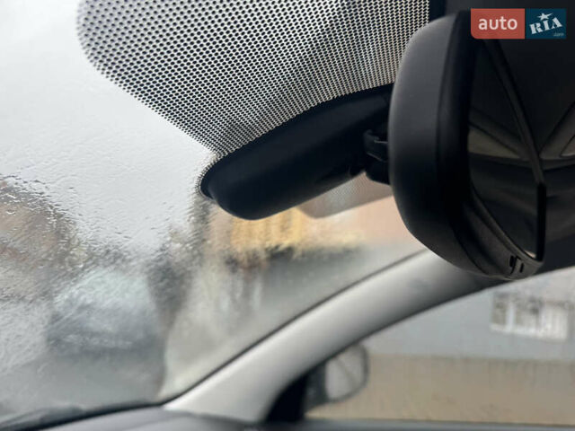 Серый Тойота Авенсис, объемом двигателя 2 л и пробегом 206 тыс. км за 7500 $, фото 27 на Automoto.ua