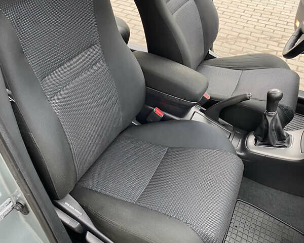 Серый Тойота Авенсис, объемом двигателя 1.8 л и пробегом 222 тыс. км за 6600 $, фото 27 на Automoto.ua