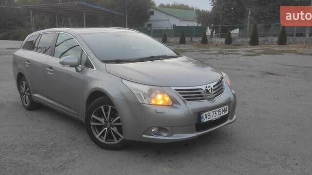 Сірий Тойота Авенсіс, об'ємом двигуна 1.8 л та пробігом 200 тис. км за 9200 $, фото 3 на Automoto.ua