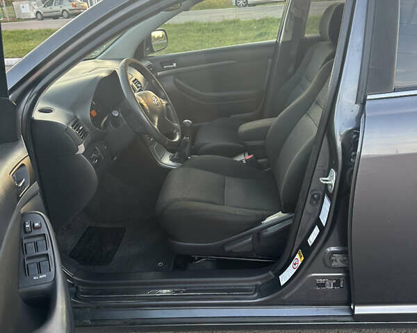 Серый Тойота Авенсис, объемом двигателя 1.8 л и пробегом 232 тыс. км за 7350 $, фото 25 на Automoto.ua