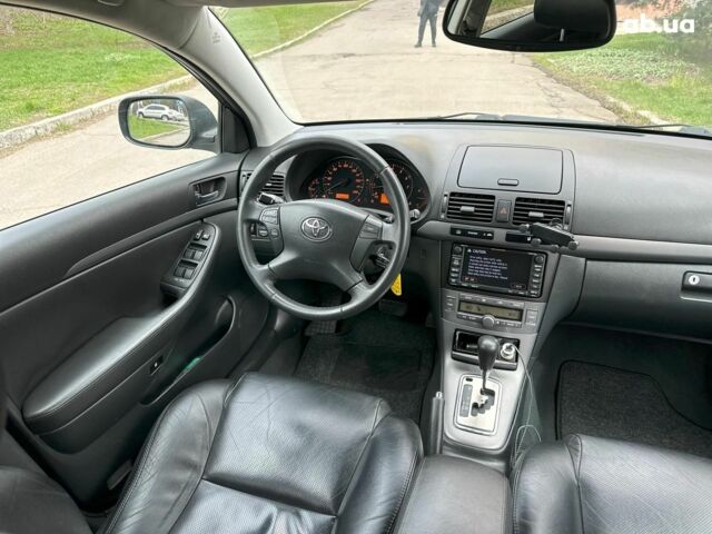 Серый Тойота Авенсис, объемом двигателя 2 л и пробегом 206 тыс. км за 8790 $, фото 22 на Automoto.ua