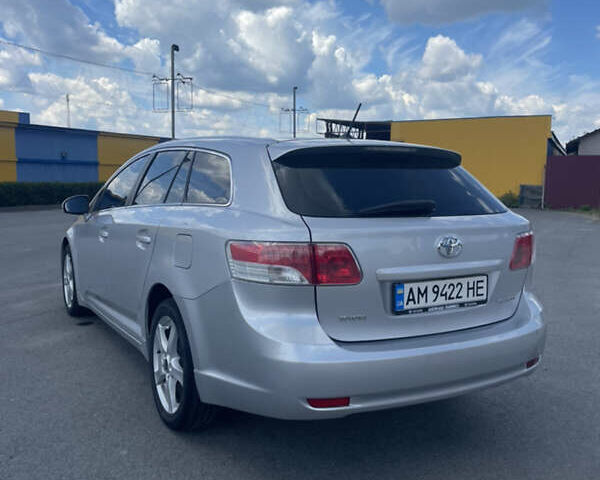 Серый Тойота Авенсис, объемом двигателя 2 л и пробегом 230 тыс. км за 7800 $, фото 5 на Automoto.ua