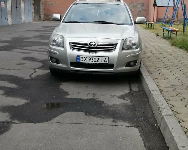 Сірий Тойота Авенсіс, об'ємом двигуна 2.2 л та пробігом 260 тис. км за 8500 $, фото 4 на Automoto.ua