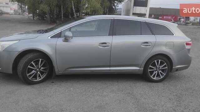 Сірий Тойота Авенсіс, об'ємом двигуна 1.8 л та пробігом 200 тис. км за 9200 $, фото 6 на Automoto.ua