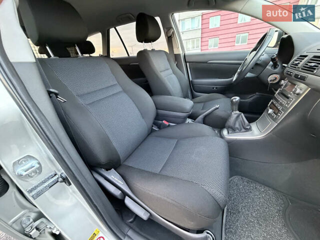 Серый Тойота Авенсис, объемом двигателя 1.79 л и пробегом 224 тыс. км за 8199 $, фото 82 на Automoto.ua