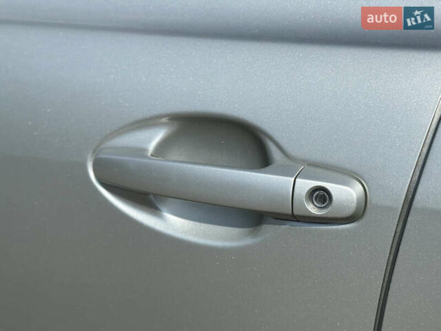 Сірий Тойота Авенсіс, об'ємом двигуна 2.23 л та пробігом 195 тис. км за 7999 $, фото 25 на Automoto.ua
