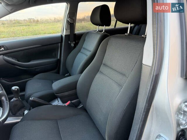 Серый Тойота Авенсис, объемом двигателя 1.79 л и пробегом 224 тыс. км за 8199 $, фото 48 на Automoto.ua