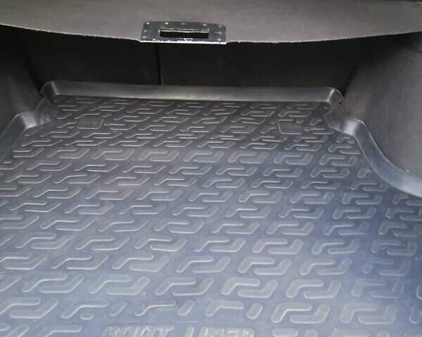 Сірий Тойота Авенсіс, об'ємом двигуна 2.2 л та пробігом 260 тис. км за 8500 $, фото 18 на Automoto.ua