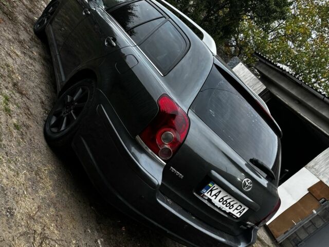 Серый Тойота Авенсис, объемом двигателя 2 л и пробегом 375 тыс. км за 4500 $, фото 6 на Automoto.ua