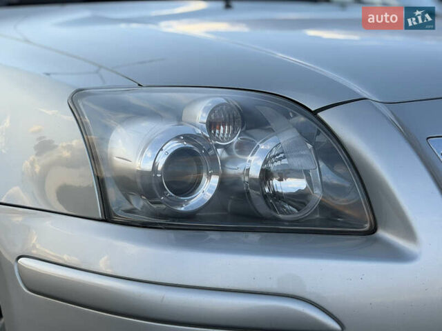 Серый Тойота Авенсис, объемом двигателя 1.79 л и пробегом 224 тыс. км за 8199 $, фото 3 на Automoto.ua