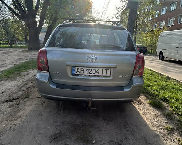 Сірий Тойота Авенсіс, об'ємом двигуна 1.6 л та пробігом 312 тис. км за 6900 $, фото 12 на Automoto.ua