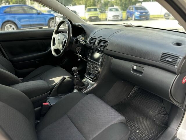 Серый Тойота Авенсис, объемом двигателя 2 л и пробегом 290 тыс. км за 6500 $, фото 11 на Automoto.ua