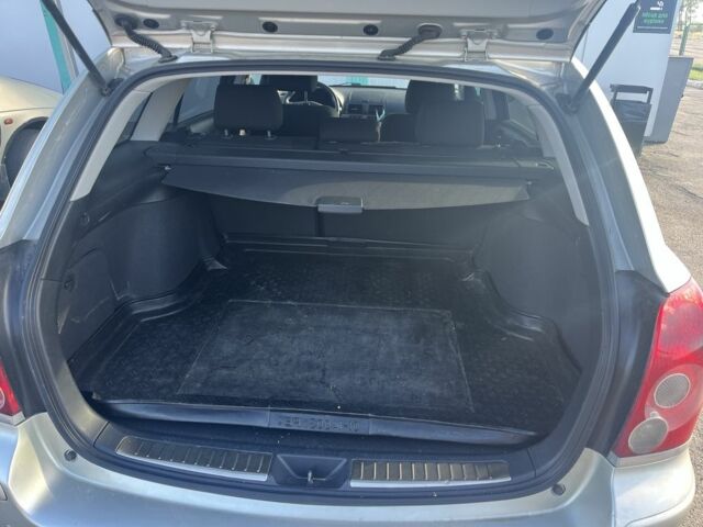 Сірий Тойота Авенсіс, об'ємом двигуна 1.8 л та пробігом 185 тис. км за 7500 $, фото 5 на Automoto.ua