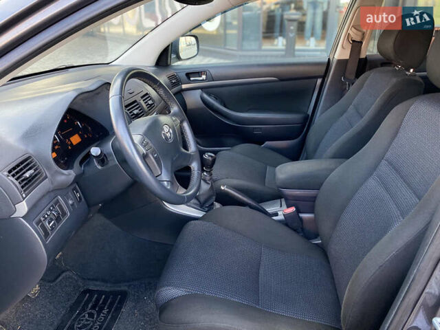 Серый Тойота Авенсис, объемом двигателя 2.2 л и пробегом 256 тыс. км за 5950 $, фото 18 на Automoto.ua