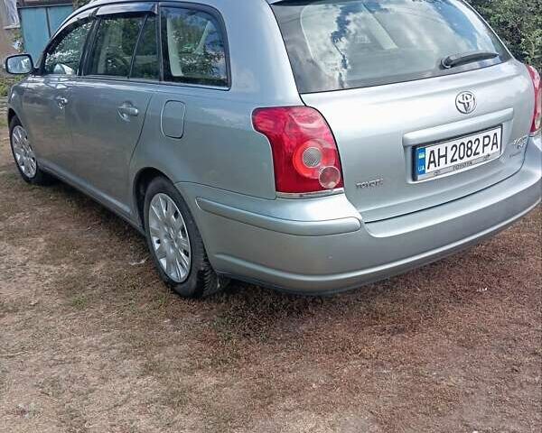 Серый Тойота Авенсис, объемом двигателя 2 л и пробегом 215 тыс. км за 7700 $, фото 5 на Automoto.ua