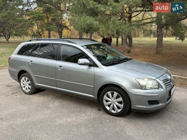 Серый Тойота Авенсис, объемом двигателя 1.8 л и пробегом 232 тыс. км за 6200 $, фото 1 на Automoto.ua