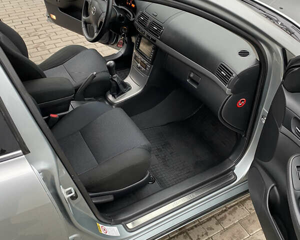 Серый Тойота Авенсис, объемом двигателя 1.8 л и пробегом 222 тыс. км за 6700 $, фото 25 на Automoto.ua