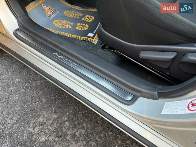 Серый Тойота Авенсис, объемом двигателя 1.79 л и пробегом 224 тыс. км за 8199 $, фото 45 на Automoto.ua