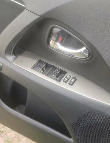 Серый Тойота Авенсис, объемом двигателя 2 л и пробегом 247 тыс. км за 7300 $, фото 11 на Automoto.ua