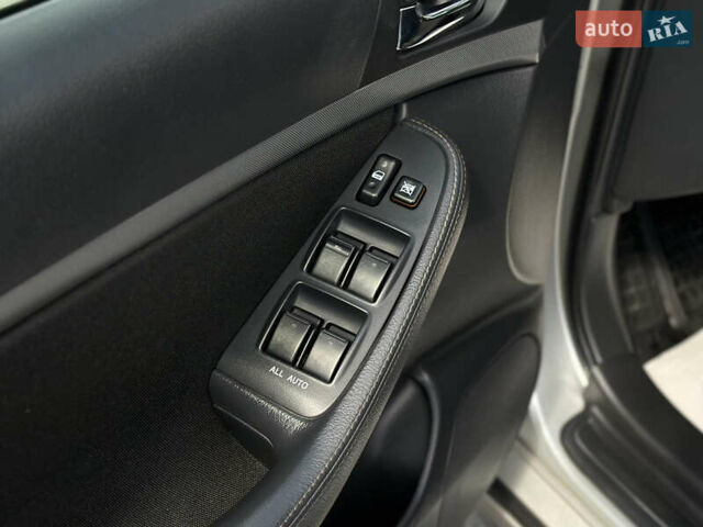 Сірий Тойота Авенсіс, об'ємом двигуна 2.23 л та пробігом 195 тис. км за 7999 $, фото 28 на Automoto.ua