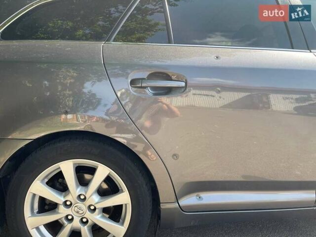 Серый Тойота Авенсис, объемом двигателя 2.23 л и пробегом 295 тыс. км за 8195 $, фото 63 на Automoto.ua