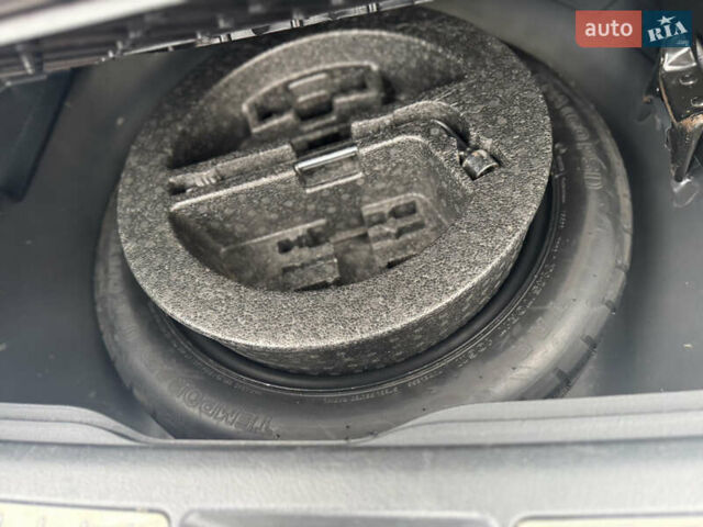 Серый Тойота Авенсис, объемом двигателя 2 л и пробегом 206 тыс. км за 7500 $, фото 19 на Automoto.ua