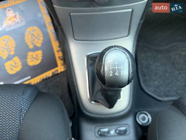 Серый Тойота Авенсис, объемом двигателя 1.79 л и пробегом 224 тыс. км за 8199 $, фото 62 на Automoto.ua