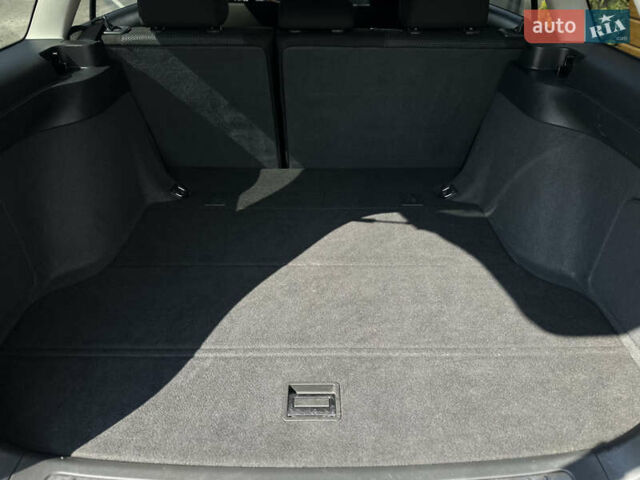 Сірий Тойота Авенсіс, об'ємом двигуна 2.23 л та пробігом 195 тис. км за 7999 $, фото 19 на Automoto.ua