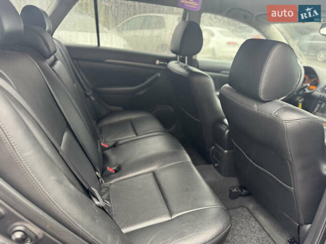 Серый Тойота Авенсис, объемом двигателя 2 л и пробегом 206 тыс. км за 7500 $, фото 24 на Automoto.ua