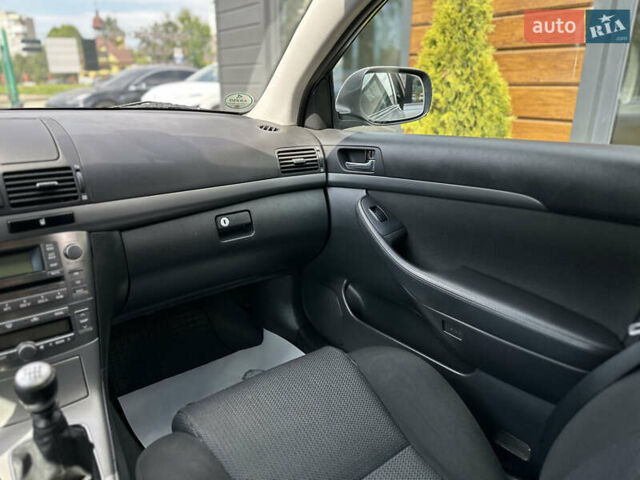 Сірий Тойота Авенсіс, об'ємом двигуна 2.23 л та пробігом 195 тис. км за 7999 $, фото 48 на Automoto.ua