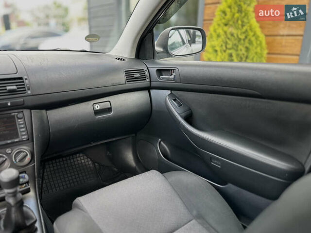 Сірий Тойота Авенсіс, об'ємом двигуна 2 л та пробігом 290 тис. км за 6500 $, фото 44 на Automoto.ua