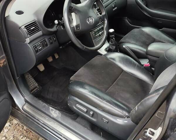 Серый Тойота Авенсис, объемом двигателя 2.2 л и пробегом 275 тыс. км за 4500 $, фото 5 на Automoto.ua