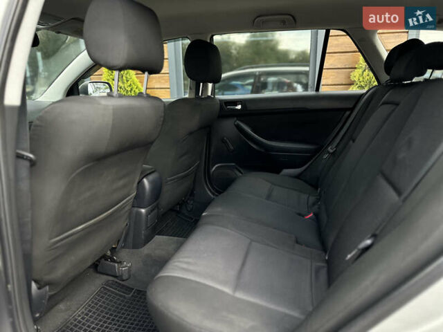 Сірий Тойота Авенсіс, об'ємом двигуна 2 л та пробігом 290 тис. км за 6500 $, фото 49 на Automoto.ua