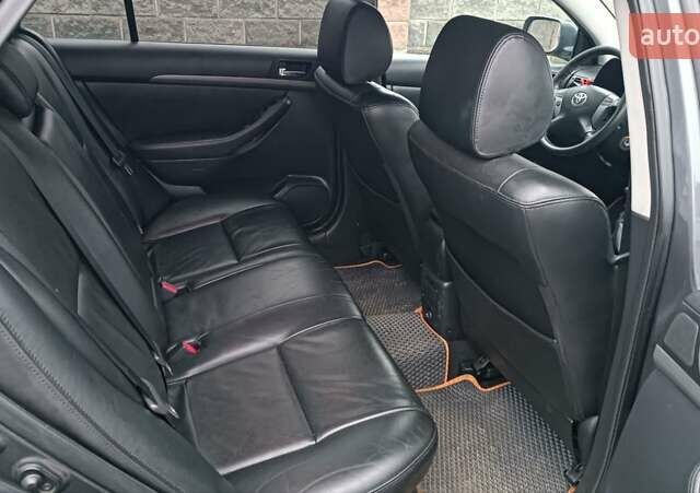 Серый Тойота Авенсис, объемом двигателя 2.2 л и пробегом 285 тыс. км за 5350 $, фото 23 на Automoto.ua