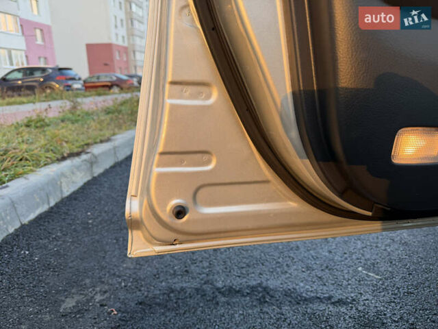 Серый Тойота Авенсис, объемом двигателя 1.79 л и пробегом 224 тыс. км за 8199 $, фото 41 на Automoto.ua