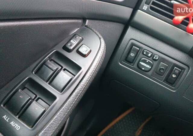 Серый Тойота Авенсис, объемом двигателя 2.2 л и пробегом 285 тыс. км за 5350 $, фото 50 на Automoto.ua