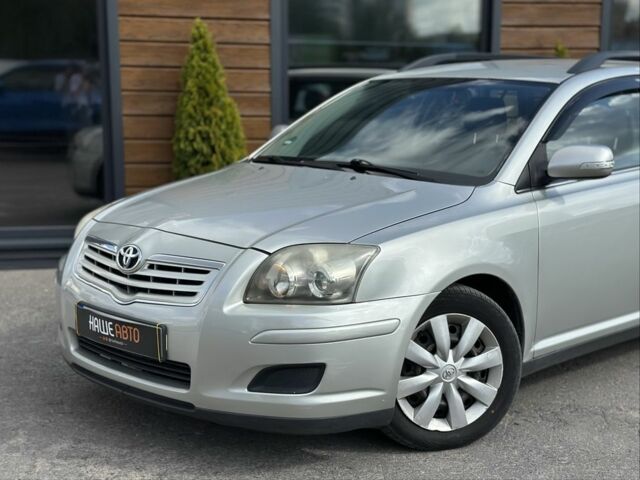 Серый Тойота Авенсис, объемом двигателя 2 л и пробегом 290 тыс. км за 6500 $, фото 1 на Automoto.ua