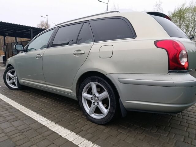 Серый Тойота Авенсис, объемом двигателя 2 л и пробегом 300 тыс. км за 2599 $, фото 5 на Automoto.ua