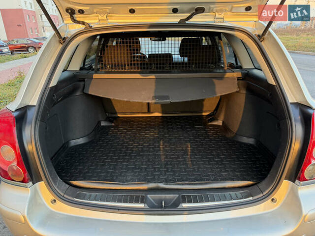 Серый Тойота Авенсис, объемом двигателя 1.79 л и пробегом 224 тыс. км за 8199 $, фото 36 на Automoto.ua
