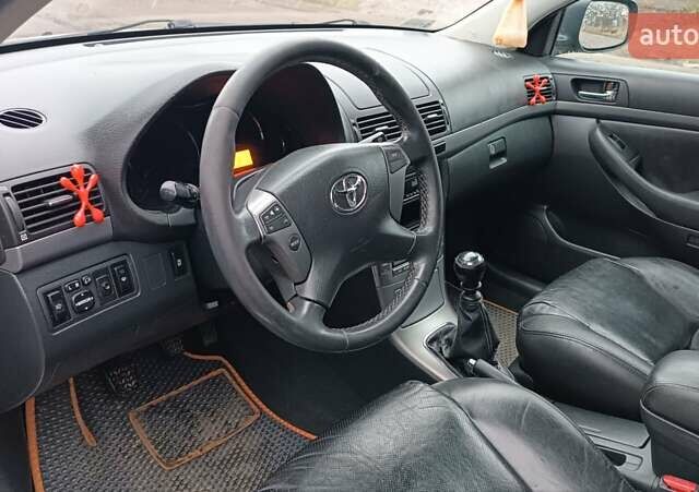 Серый Тойота Авенсис, объемом двигателя 2.2 л и пробегом 285 тыс. км за 5350 $, фото 34 на Automoto.ua