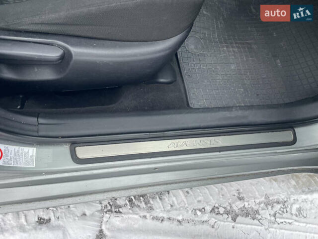Серый Тойота Авенсис, объемом двигателя 2 л и пробегом 280 тыс. км за 7800 $, фото 17 на Automoto.ua