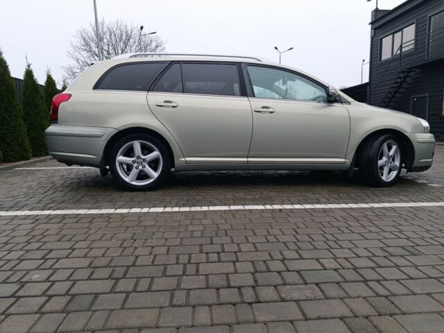 Серый Тойота Авенсис, объемом двигателя 2 л и пробегом 300 тыс. км за 2599 $, фото 2 на Automoto.ua