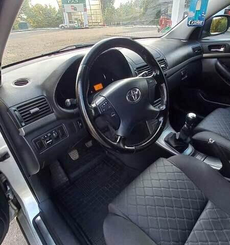 Сірий Тойота Авенсіс, об'ємом двигуна 2 л та пробігом 200 тис. км за 8200 $, фото 10 на Automoto.ua