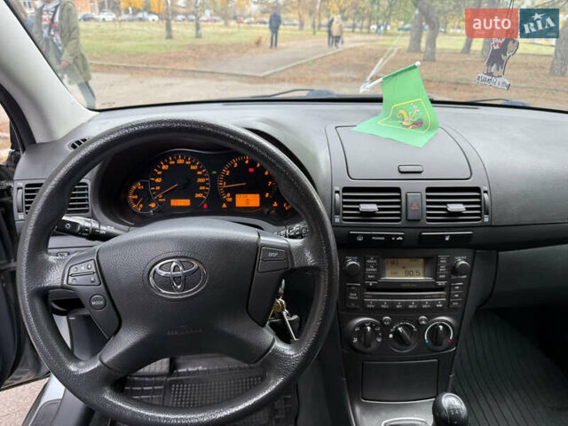 Серый Тойота Авенсис, объемом двигателя 1.8 л и пробегом 232 тыс. км за 6200 $, фото 9 на Automoto.ua