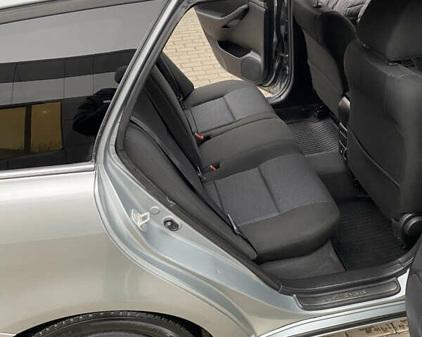 Серый Тойота Авенсис, объемом двигателя 1.8 л и пробегом 222 тыс. км за 6700 $, фото 21 на Automoto.ua