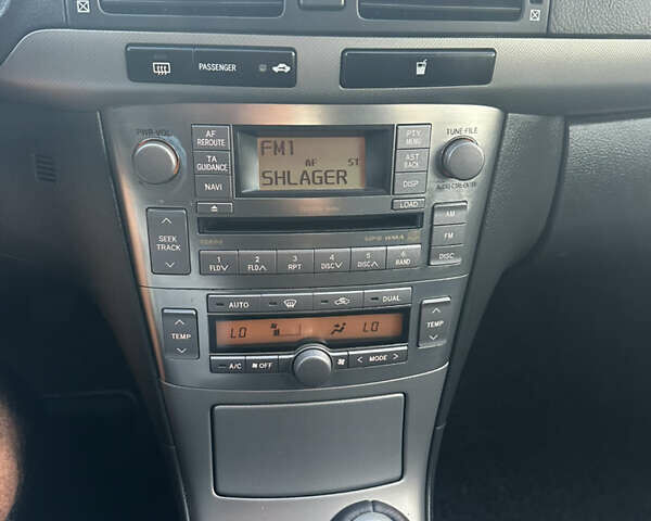 Серый Тойота Авенсис, объемом двигателя 1.8 л и пробегом 232 тыс. км за 7350 $, фото 20 на Automoto.ua