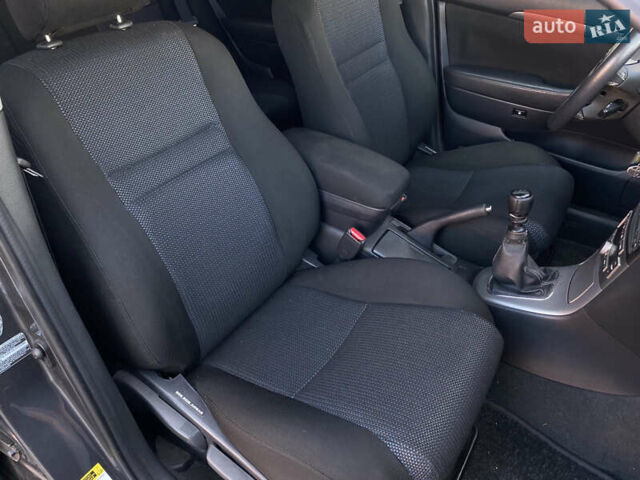 Серый Тойота Авенсис, объемом двигателя 2.2 л и пробегом 256 тыс. км за 6650 $, фото 20 на Automoto.ua