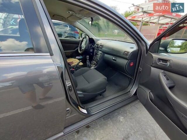 Сірий Тойота Авенсіс, об'ємом двигуна 2 л та пробігом 251 тис. км за 6350 $, фото 23 на Automoto.ua