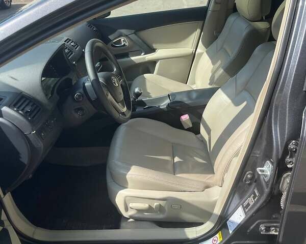 Серый Тойота Авенсис, объемом двигателя 2.23 л и пробегом 295 тыс. км за 8195 $, фото 33 на Automoto.ua