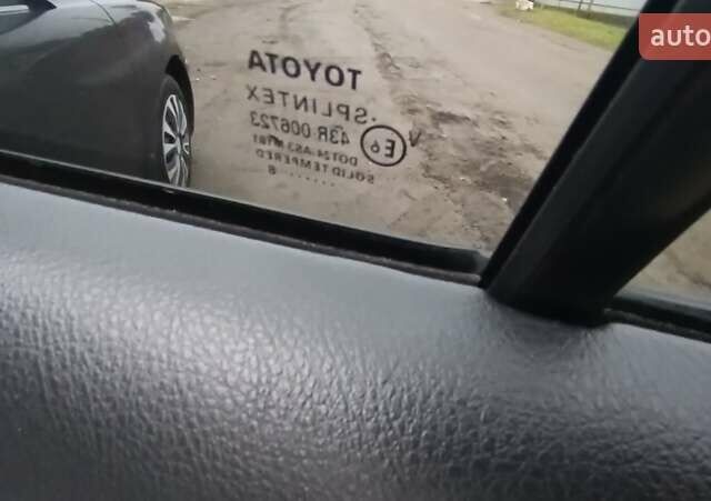 Серый Тойота Авенсис, объемом двигателя 2.2 л и пробегом 285 тыс. км за 5350 $, фото 44 на Automoto.ua